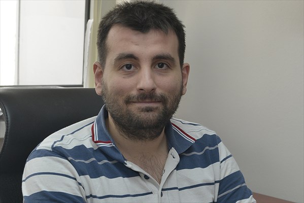 ÖZGÜR BAYRAKTAR